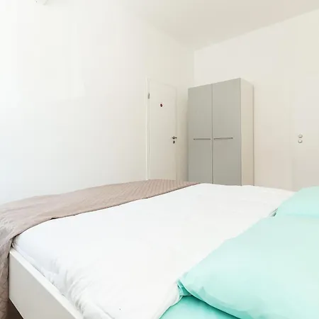 2 Min - 5 Min Centro Citta Апартаменты *