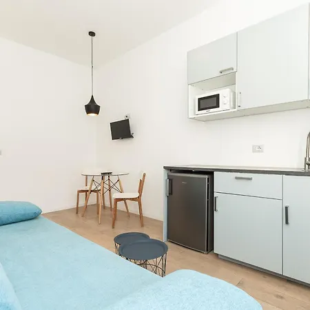 2 Min - 5 Min Centro Citta * Генуя