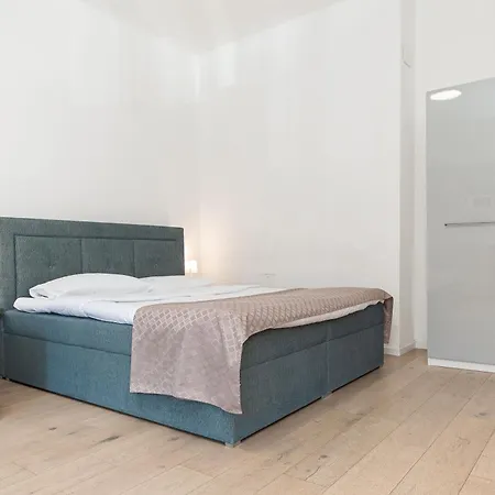 2 Min - 5 Min Centro Citta * ジェノヴァ